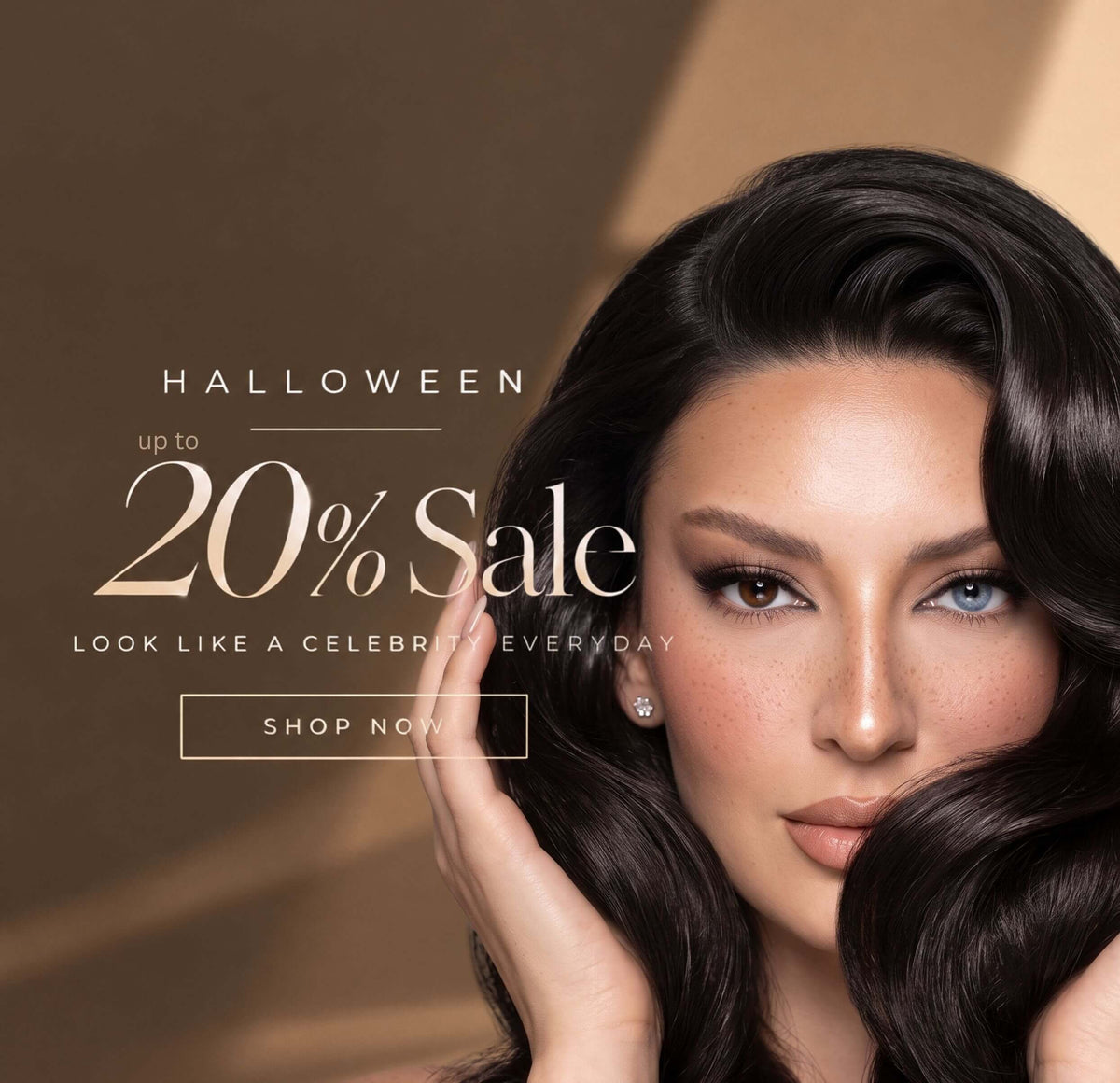 Model mit brauner und blauer Kontaktlinse für den mobilen KIISBEAUTY Halloween Sale mit bis zu 20 Prozent Rabatt